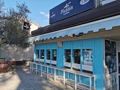 snack and wine bar mazinin